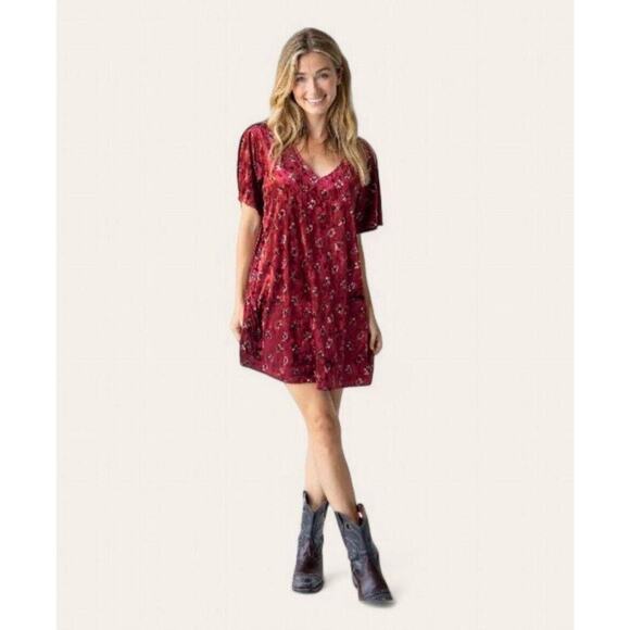 NATURAL LIFE Dresses & Skirts - Women's Red V-Neck Short Sleeve Dress